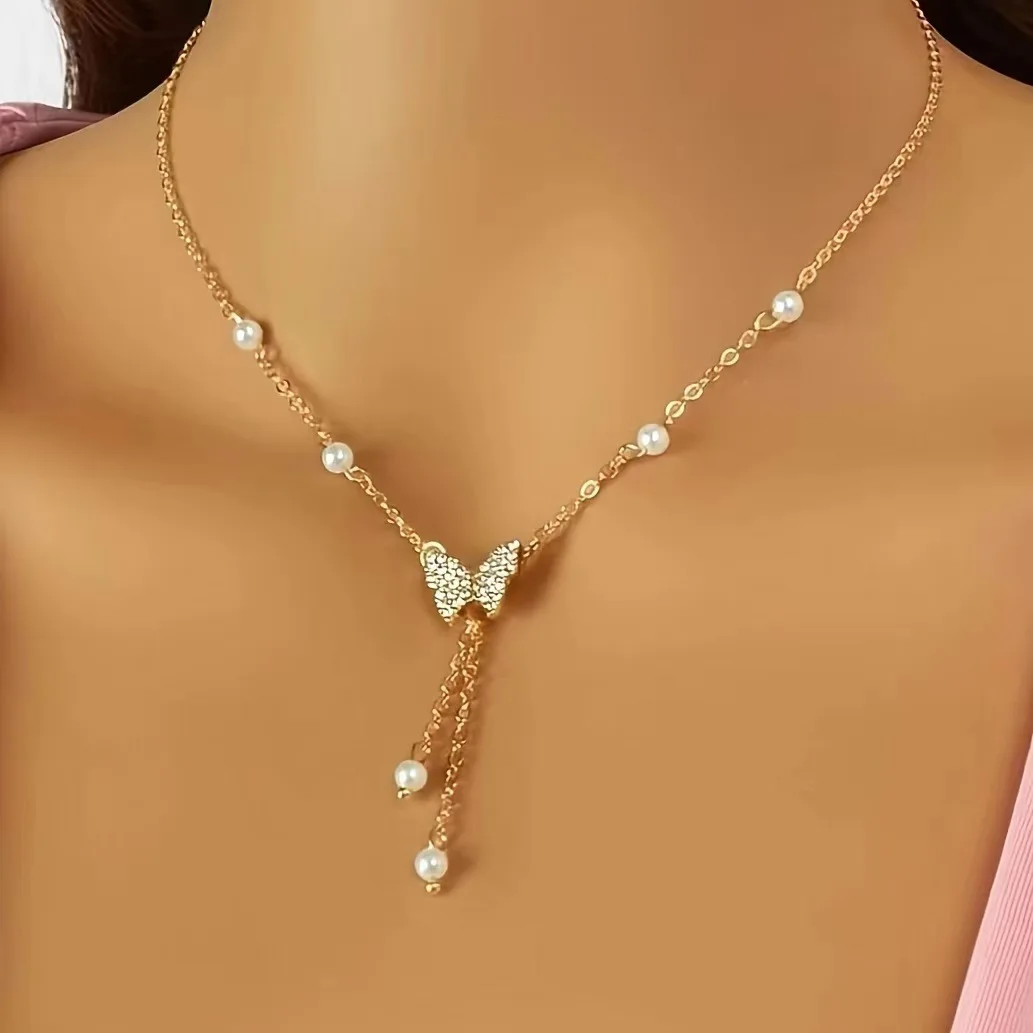 1pcs2026 new fashionable and simple artificial pearl butterfly necklace with gold girlish heart design jewelry, Silver Zircon Necklace, Minimalist Clavicle Chain, Elegant Women Jewelry, Fashion Party Necklaces