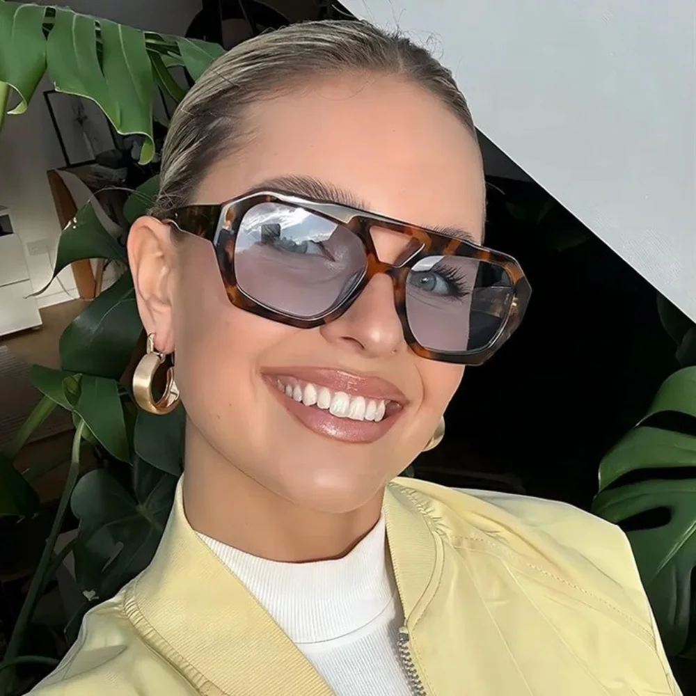 إطار كبير غير النظامية مربع النظارات الشمسية UV400 شعاع مزدوج واسعة الساقين نظارات شمسية ليوبارد طباعة الشرير الرجعية الاتجاه نظارات Selfie