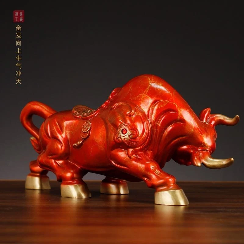 Bronze bull ornaments, golden bull crafts, high-end office decorations, Wall Street bull ornaments symbolizing prosperity