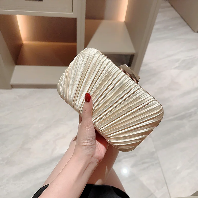 

Women's Classic Pleated Design Satin Square Bag Evening Bag Clutch Dress Bags Evening Bags Party Prom Bag Wedding Clutch Handbag