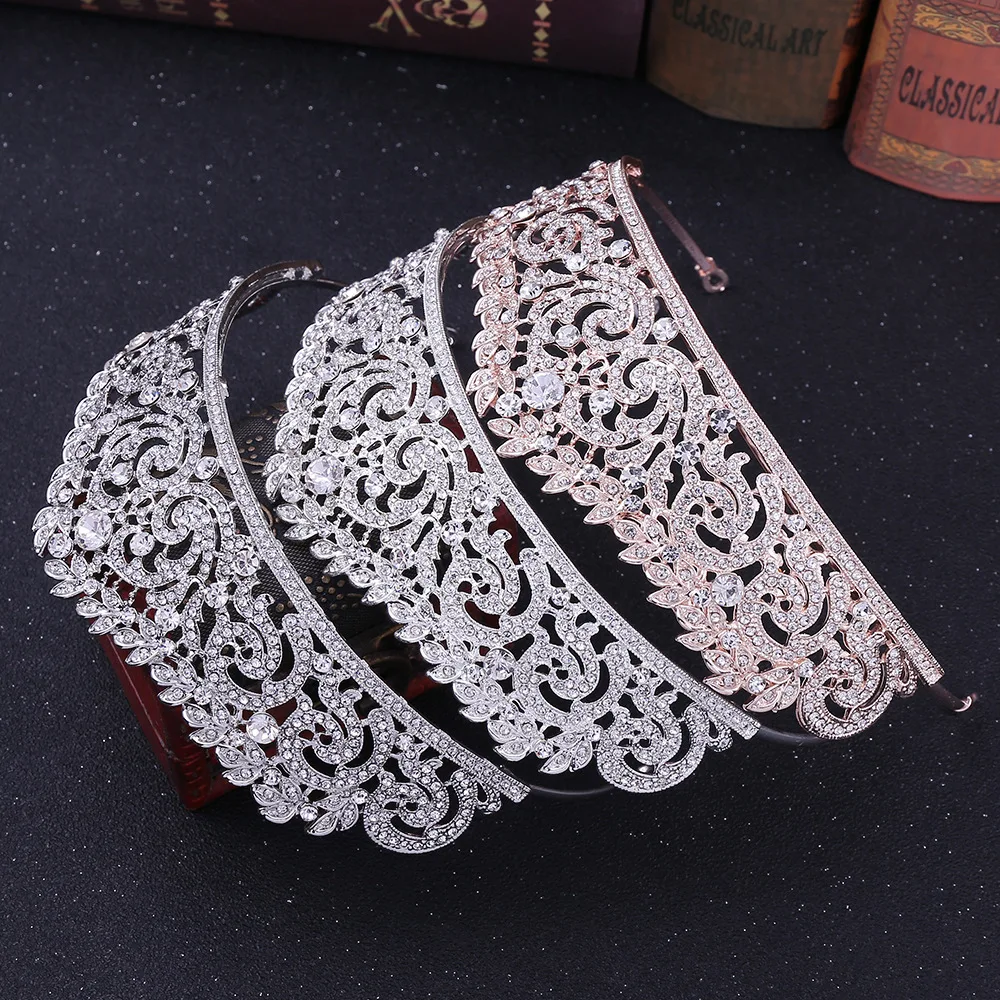 

A Rhinestone Crown Headpiece Suitable for Wedding Dress Accessories Jewelry