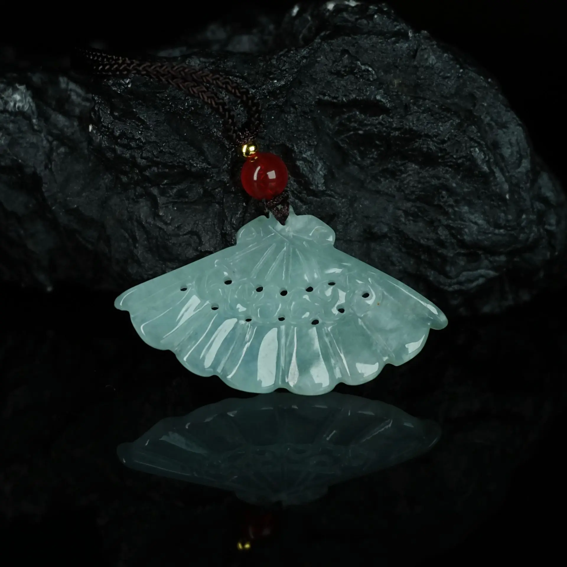 

Jade pendant fan jade pendant four small pendant jade wholesale