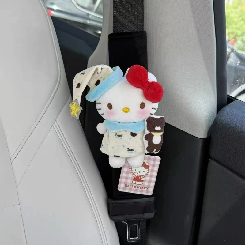 بيجامة لطيفة كيتي تحمل دمية الدب القطيفة مناسبة لحزام مقعد السيارة وسادات الكتف دمية كرتونية هدية في السيارة #4