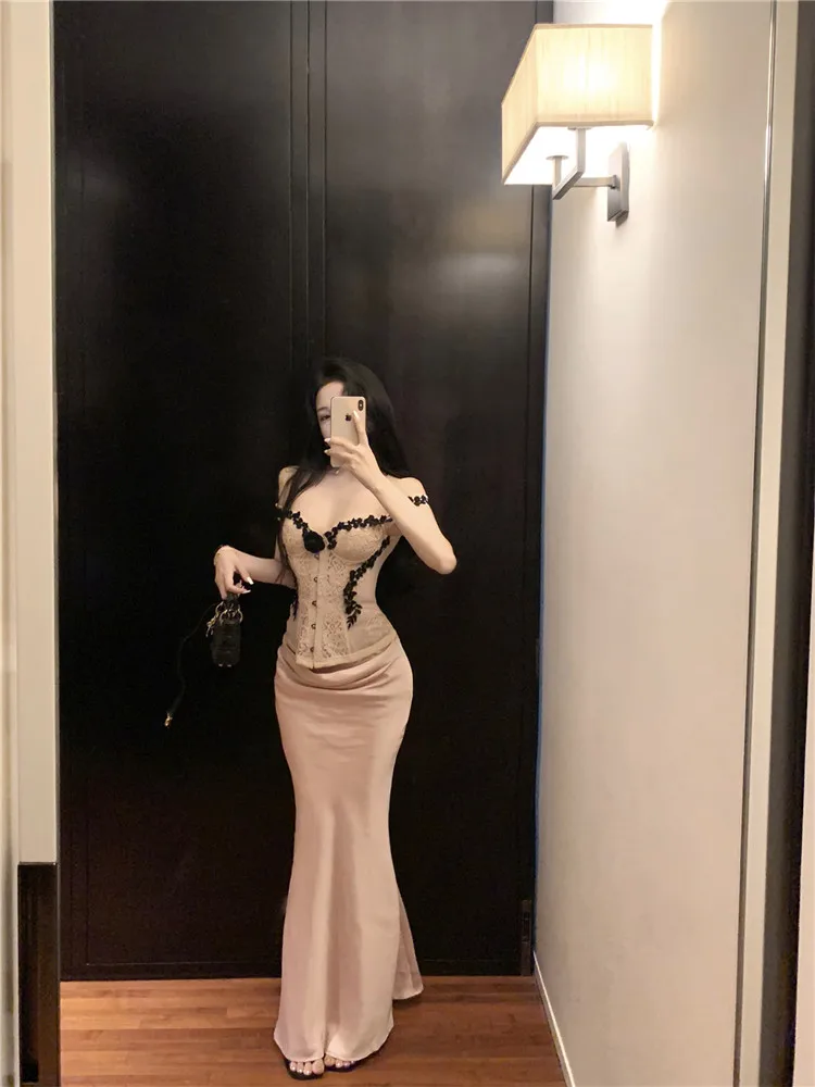 Set di abiti in due pezzi da donna rosa stile palazzo francese Set di camicette in pizzo con spalle scoperte da 2 pezzi per celebrità vintage + set di gonne lunghe sottili a vita alta