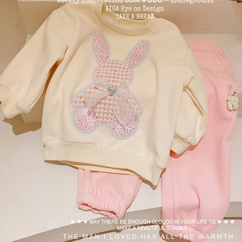 1PCS Embroidered plush fabric beaded sequin rabbit bear cartoon embroidery patch sweatshirt embroidery badge fabric patch