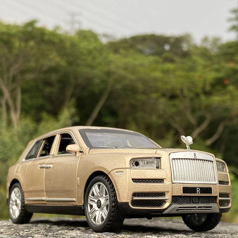 

1:32 Rolls Royce SUV Cullinan Alloy Car Model Diecasts Metal Toy Car Model Simulation Sound and Light Collection Kids Toy Gift