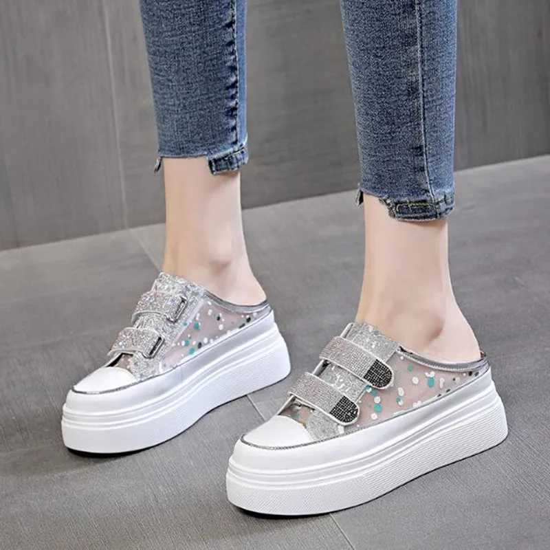 أحذية عالية الجودة نصف النعال الصيف سميكة سوليد تو قبعة الصنادل النعال العصرية للنساء ملابس خارجية الانزلاق على أحذية رياضية