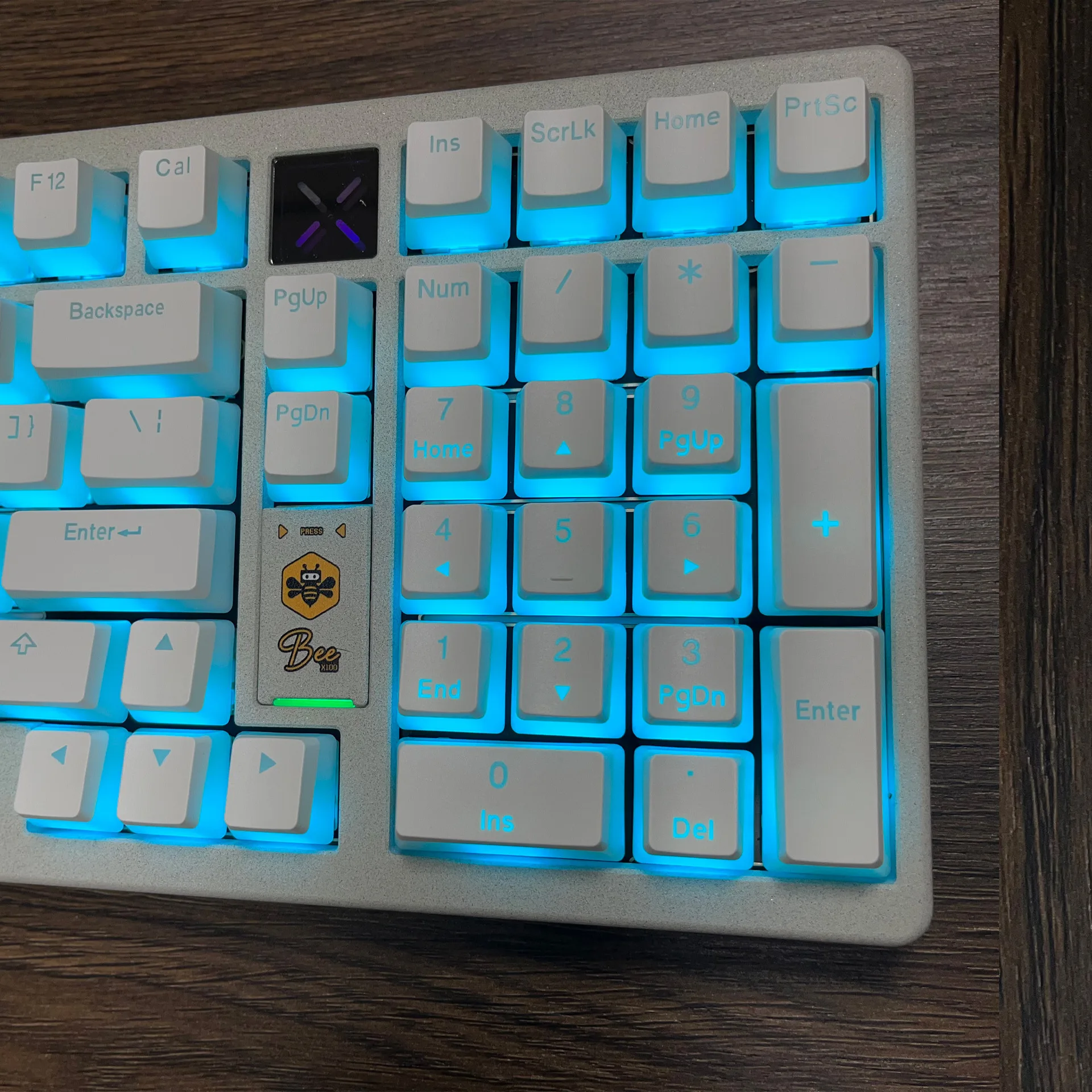 

highly engraved light-transmitting keycaps PBT creative personality customized double leather milk 165 key