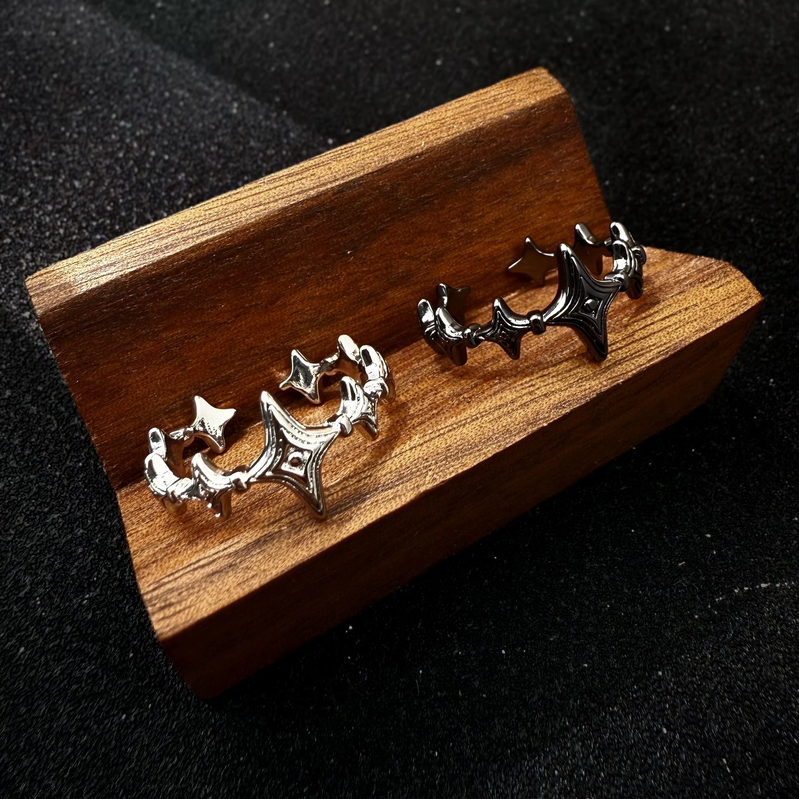 Retro Funkelnde Sterne Verstellbarer Offener Ring für Frauen Versilbertes Messing Gothic Punk Edgy Schmuck Trendige Accessoires Geschenk für Sie – Detail 1
