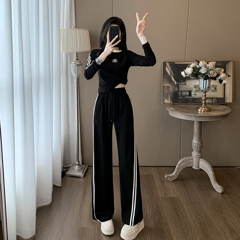 Black casual sports suit for women in Spring and Autumn 2024, fashionable and stylish, slimming T-shirt, wide leg pants two-piec