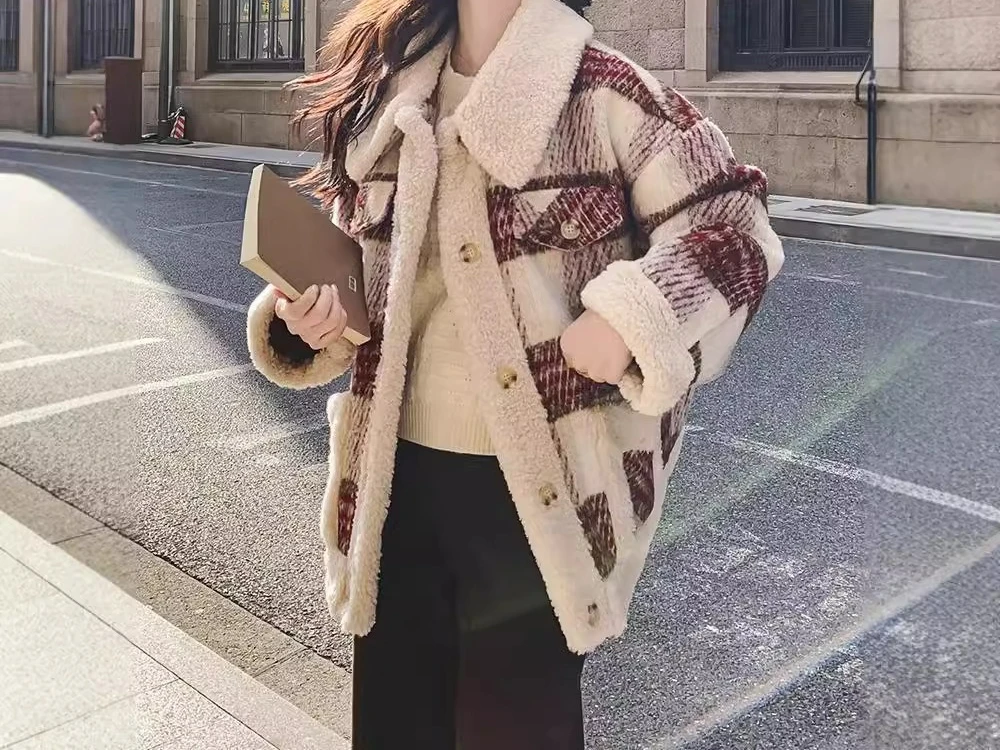 2025 Vintage Red Checkered Spliced Lamb Wool Jacket for Women Thickened Student Cotton Jacket for Winter