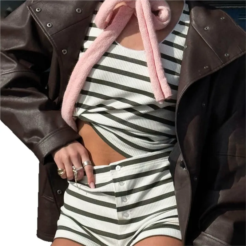 Comodo top casual Abbigliamento per la casa Set di due pezzi lavorato a maglia a righe Set di pigiami basic con scollo tondo a maniche lunghe e pantaloncini