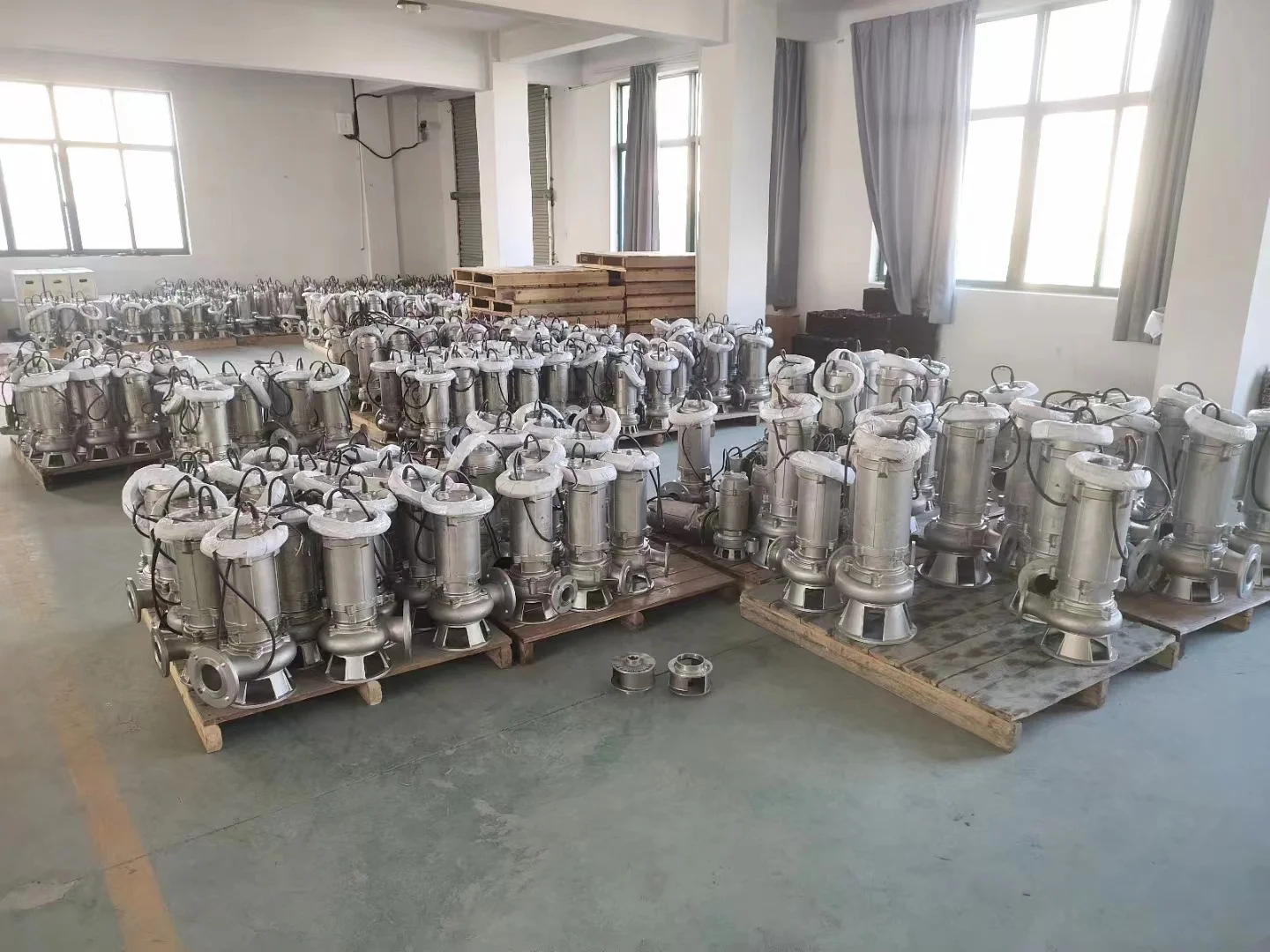 Pompa sommergibile personalizzabile in acciaio inossidabile Pompa da taglio per acque reflue Pompe chimiche centrifughe in metallo da 1,5 kW Personalizzabili