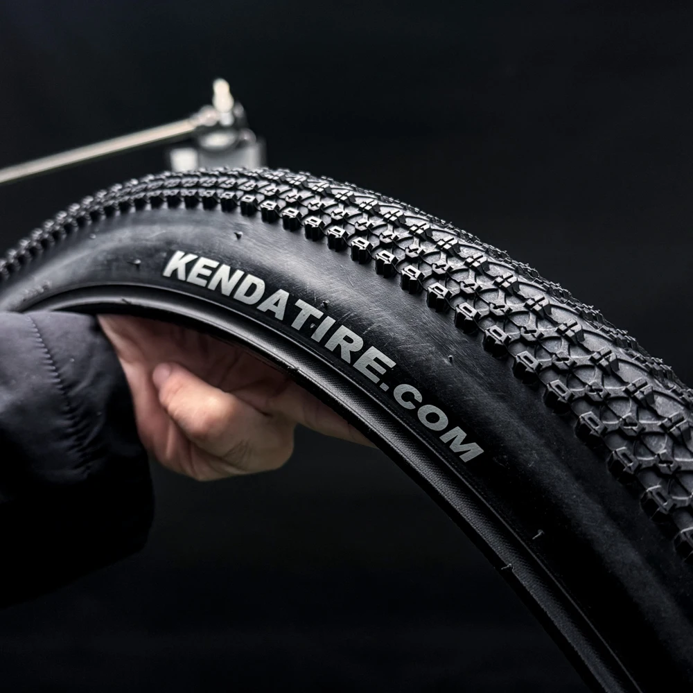

Велосипедная покрышка KENDA K1047 26 x 1.95 для горных велосипедов (MTB), с рисунком протектора Small Block Eight, 30TPI, устойчивая к проколам, прочная, черная.
