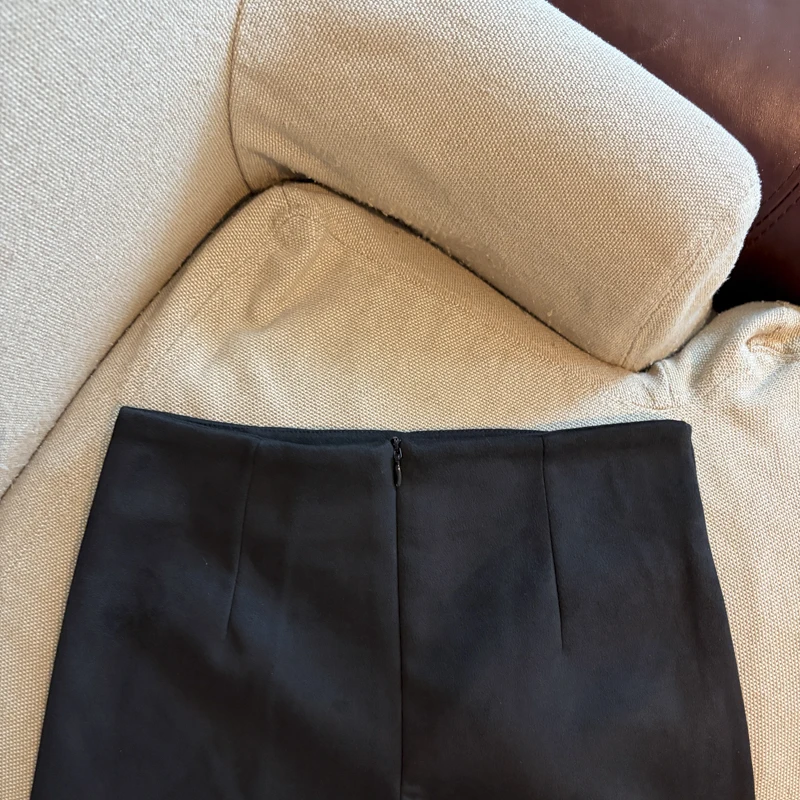 Solid Color 2026 Autumn and Winter New Minimalist High Waist Holiday Shorts Femininity Versatile Casual Fashion Short Pants