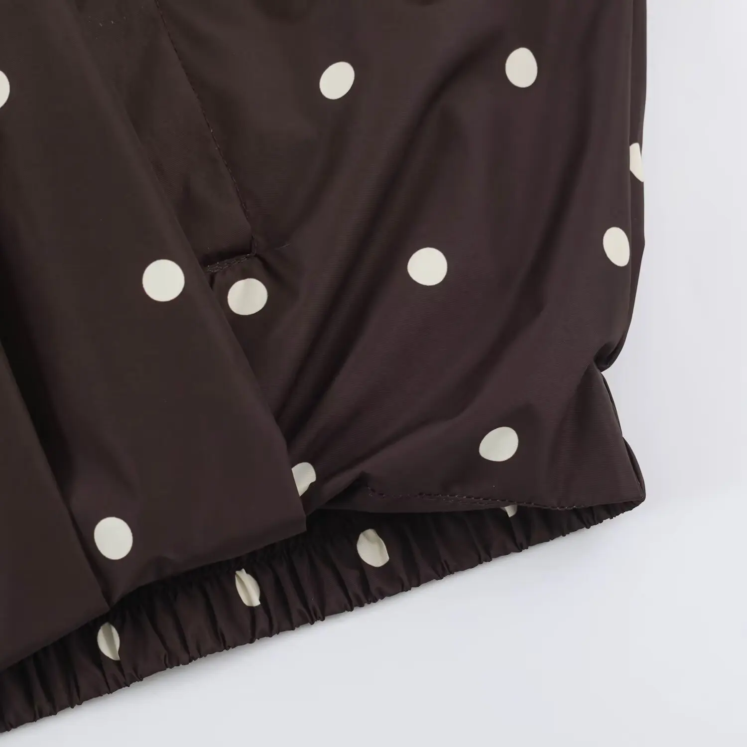 BSAY Damen Bomberjacke mit Polka-Dot-Print, kurz geschnitten, Stehkragen, elastische Ärmelbündchen, lange Ärmel, lässiges Design mit Taschen, kurze Oberbekleidung. – Detail 12