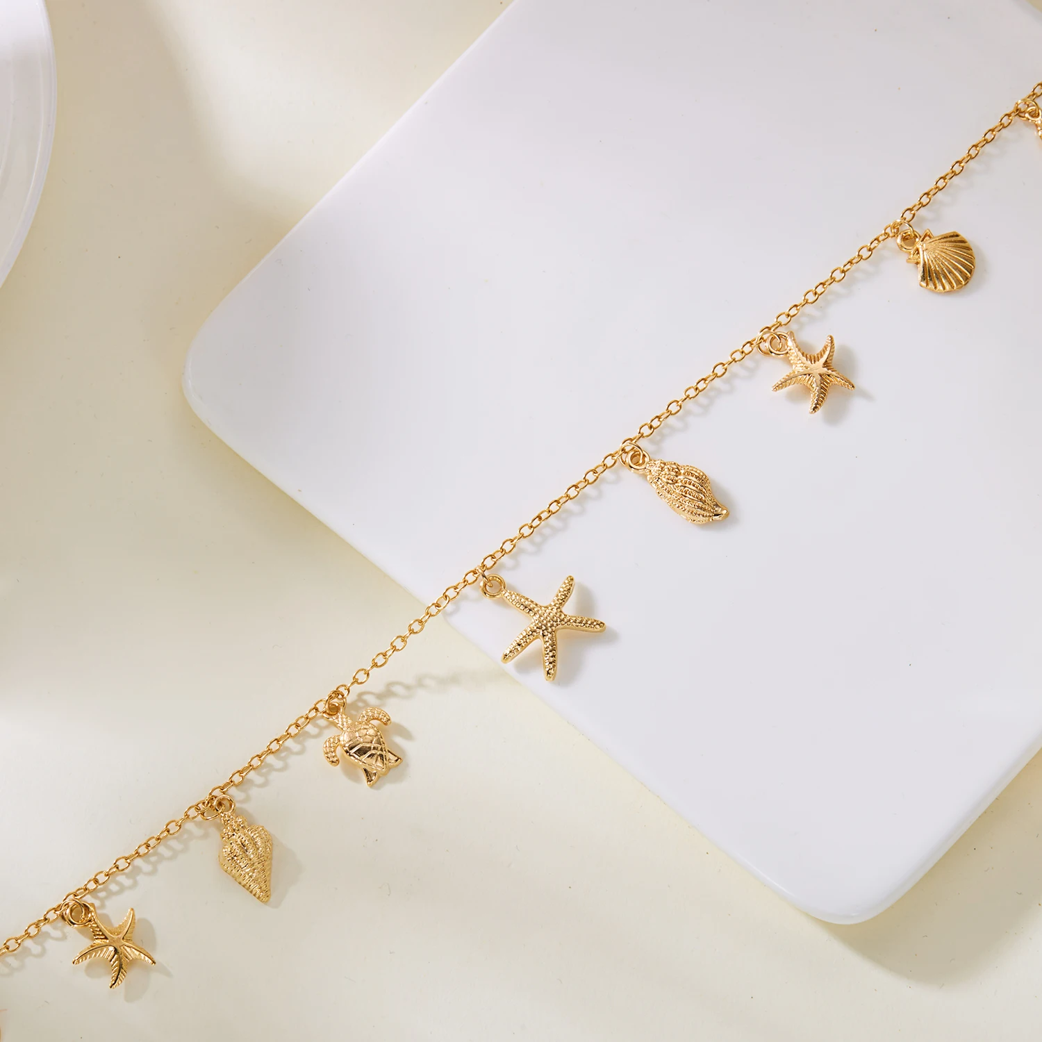 Modische Goldfarbene Anhängerkette mit Seestern, Muschel und Schildkröte für Damen, Handgefertigte Muschelketten-Halskette, Sommer-Strandparty-Schmuck – Detail 6