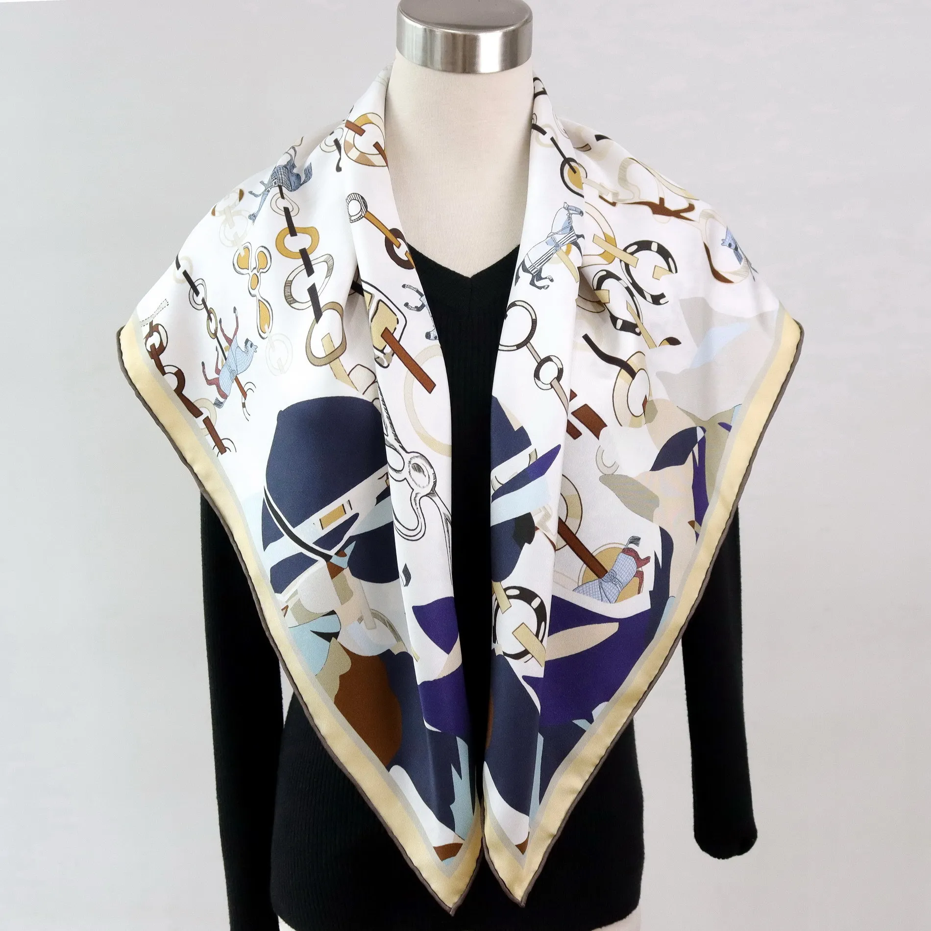 

Высококачественная элегантная женская тонкая маленькая цепочка с лошадью, двусторонний принт, качество 18 мм, саржевый шелк, скрученный вручную край, большой квадратный шарф, шаль