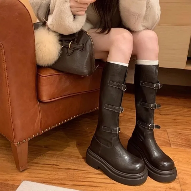 

2024 Дизайнерские женские сапоги до колена, туфли на массивном каблуке на платформе, новинка зимы 2025 года, повседневные женские высокие сапоги на среднем каблуке