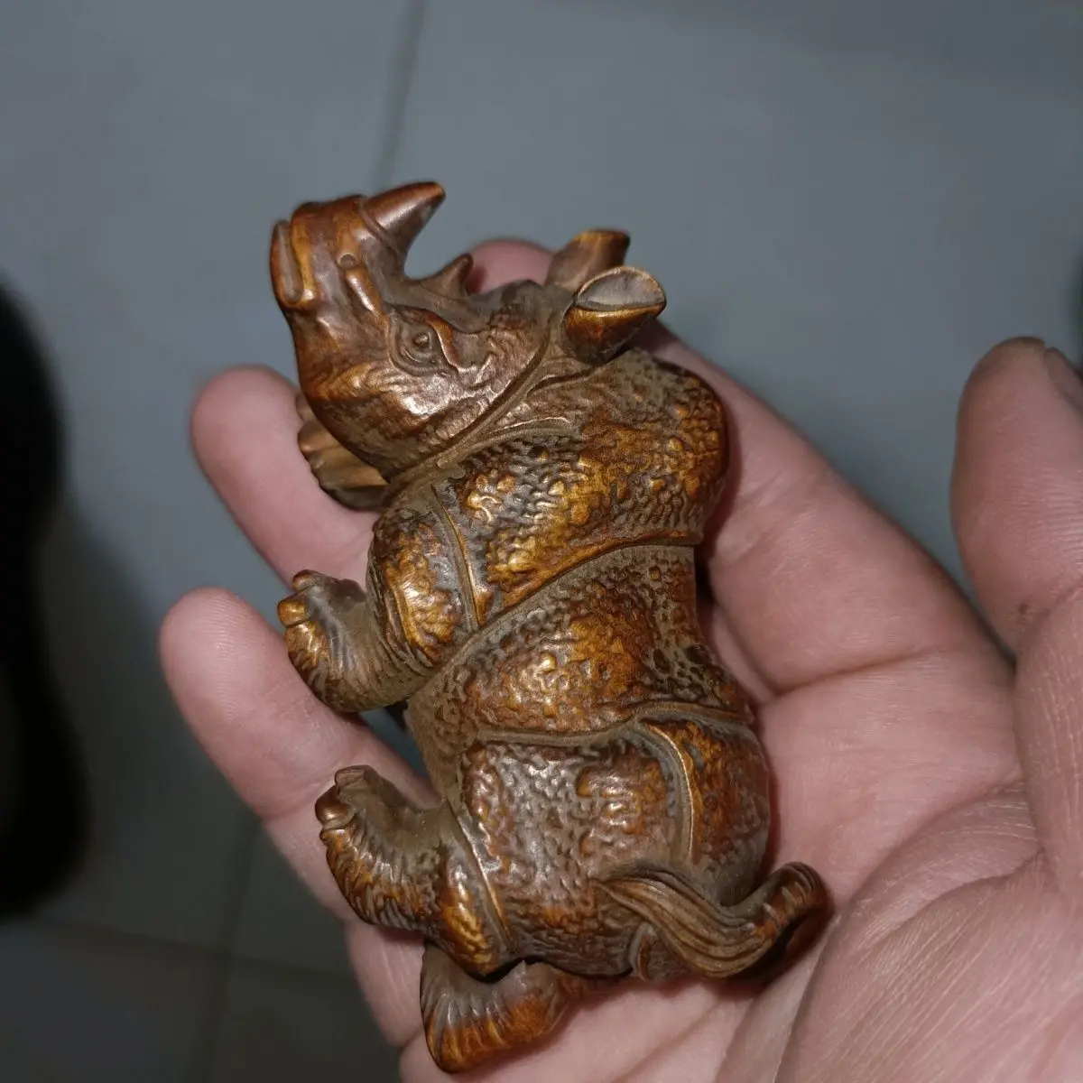 Hand Carved Wood Rhino animal Statue Figurine Desktop Ornaments Home Decoration