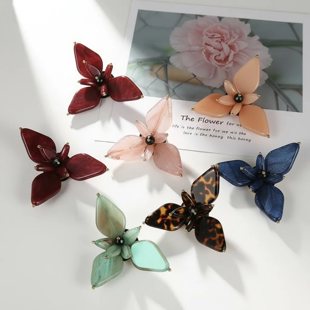 

DIY accessories Christmas niche acrylic flower brooch, women's light luxury three-dimensional high-end petal pin coat accessorie
