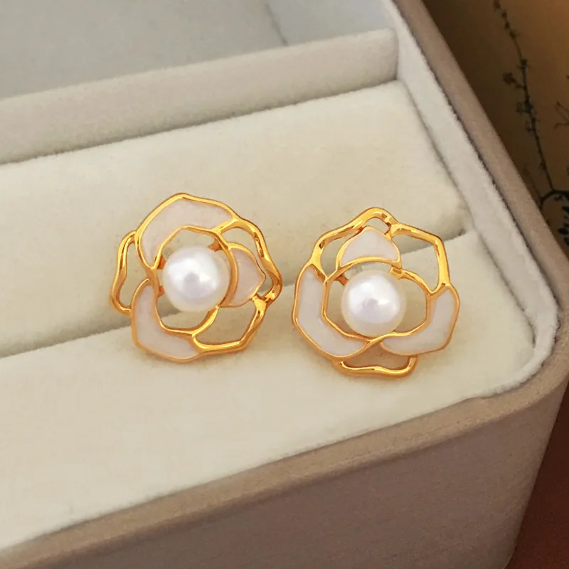 Metal Vintage Trend South Korea Latest Style Women Jewelry Fashion Wedding Party Earrings High Quality Jewelry Gift Pearl Flower