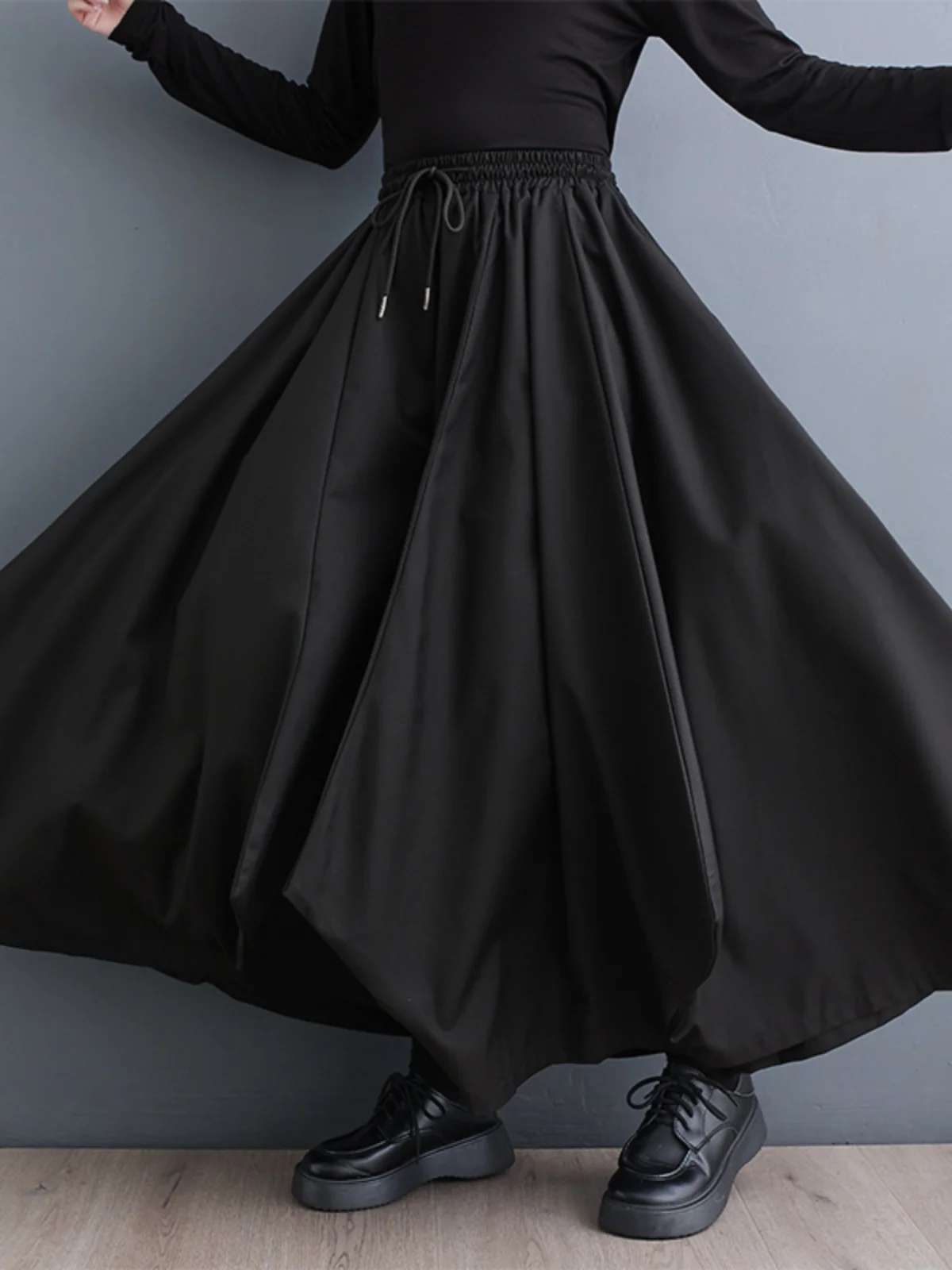 Spodnie damskie na wiosnę i jesień 2025, nowe, luźne, z szerokimi nogawkami, plisowane, typu lantern, z wysokim stanem, długie, do pracy, modne.