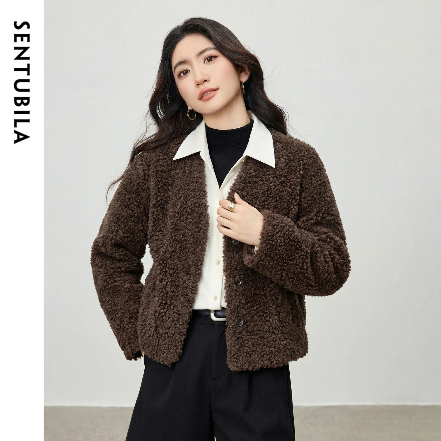 

SENTUBILA Faux Fur Jacket for Women 2026 Winter Coffee V Neck Thick Warm Fake Fur Coat Commute Short Coat Female W64PD6370