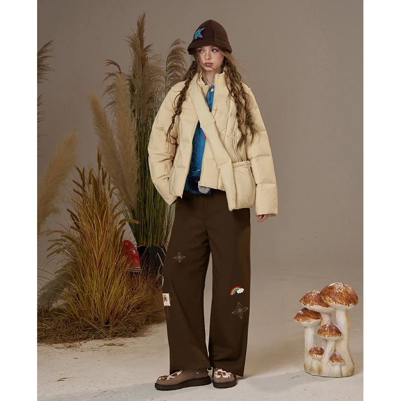 ELFSACK 2025 Winter New Arrivals Casual Cute Drawstring Cartoon Embroidery Loose Fit Sweatpants For Woman