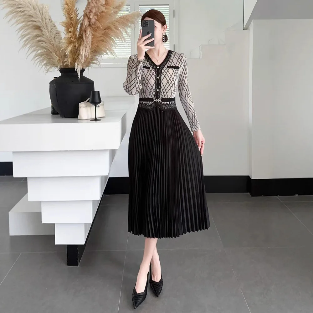 

Miyake Plus Size Dress 2025 New Fashionable Ruffles Round Neck Slimming Dress Medium-Length Pleated Skirt for Plus Size Women