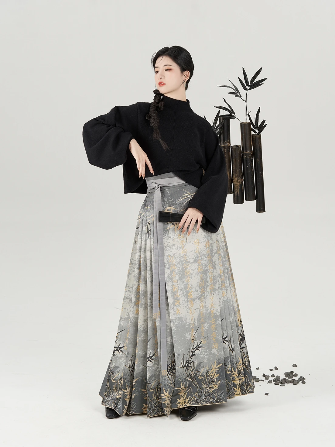 Traditional Chinese clothing, Hanfu, Chinese style lining shirt, ink wash bamboo halo dyed and woven golden horse face skirt