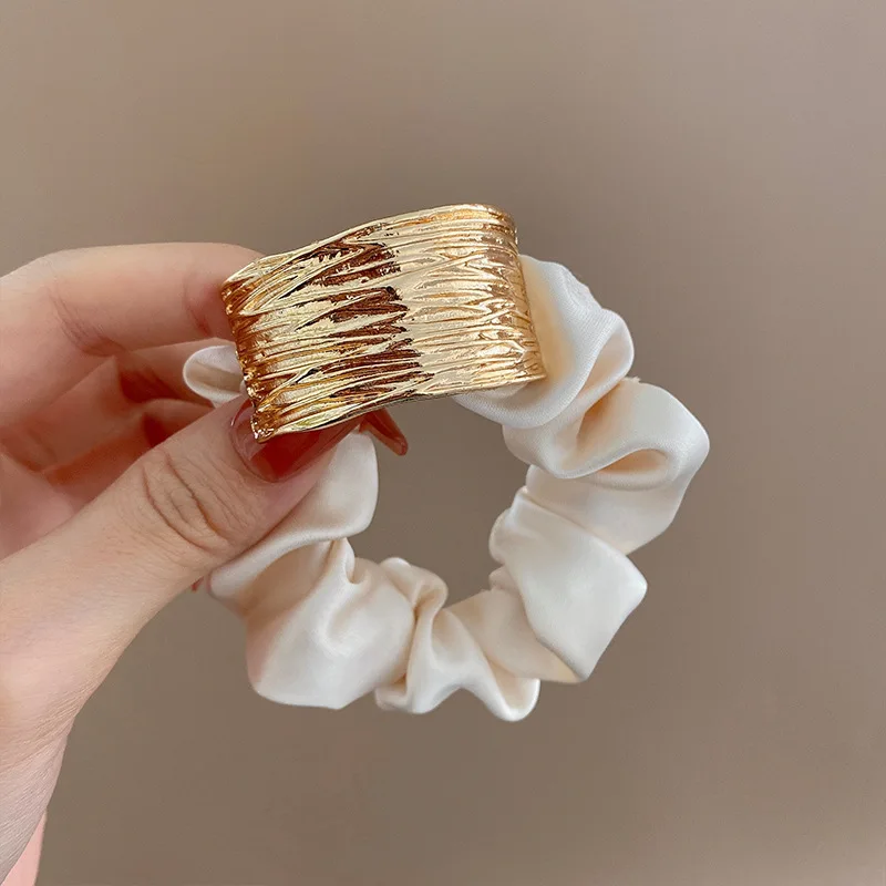 

Korean Elegant Gold Metal Large Intestine Hair Ring Temperament Ponytail Rubber Band Hair Rope Fashion All-match Headdress 2022