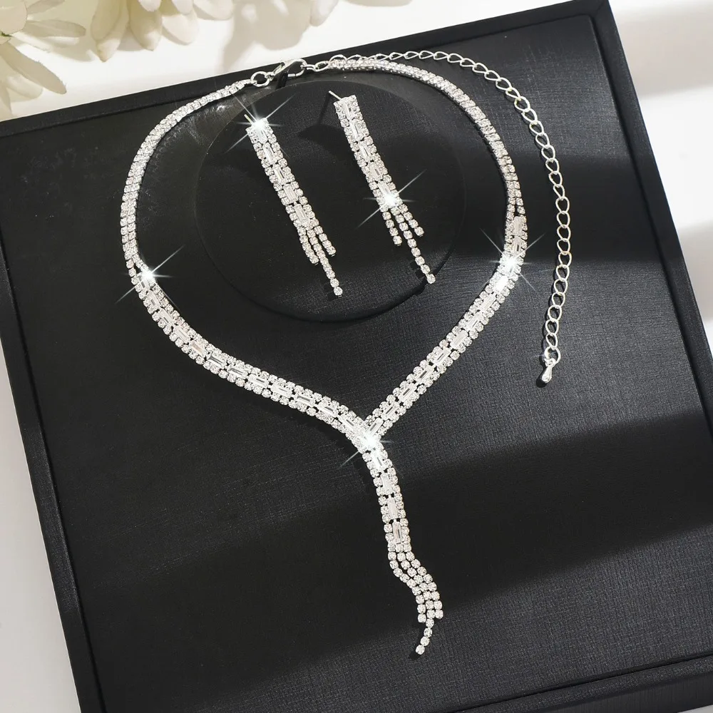 Elegant Y-Shaped Tassel Jewelry Set Retro Rhinestone Necklace and Dangling Earrings Luxurious Exquisite Necklace Earrings Set