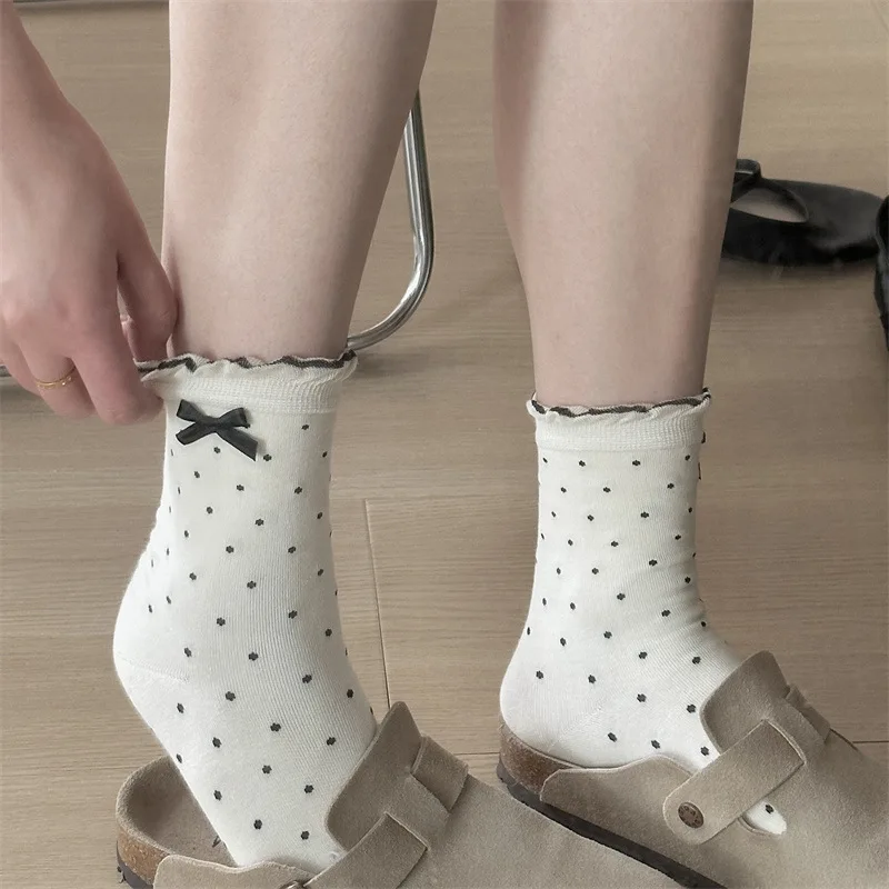 1/3 Pairs النساء البولكا نقطة القوس جوارب عصرية وحلوة أنماط الأزهار لينة مريحة كل موسم الجوارب غير رسمية