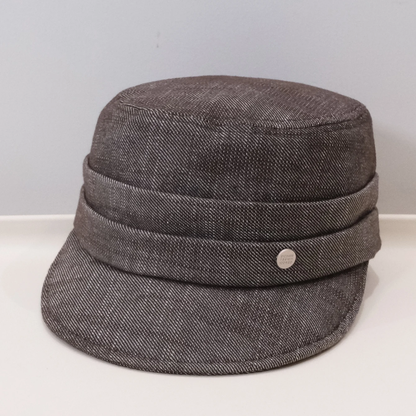Plaid metal snap cap with short brim and pleated denim flat-top military cap - Japanese workwear style for short-distance travel