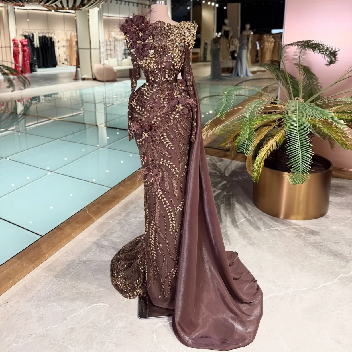 Arabic Dubai Mermaid Evening Dress with Side Train High Neck Formal Prom Dress Crystal Feather Design Party Dress Customized