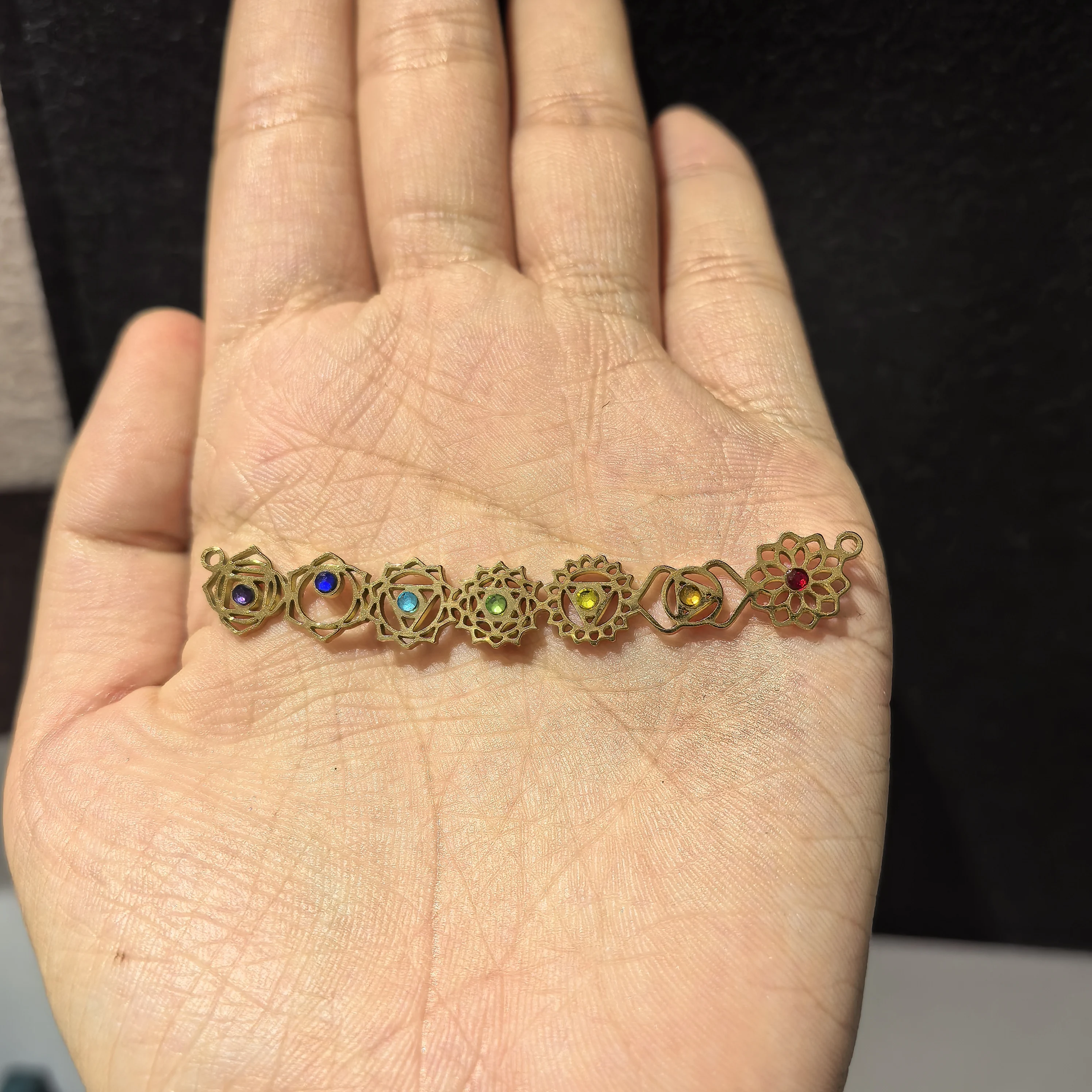 5 Stück 7 Chakra Kristallanhänger, hohle Yoga-Reiki-Heilungs-Chakra-Symbol-Anhänger, Verbinder für DIY-Halsketten, Armbänder, Schmuck – Detail 3