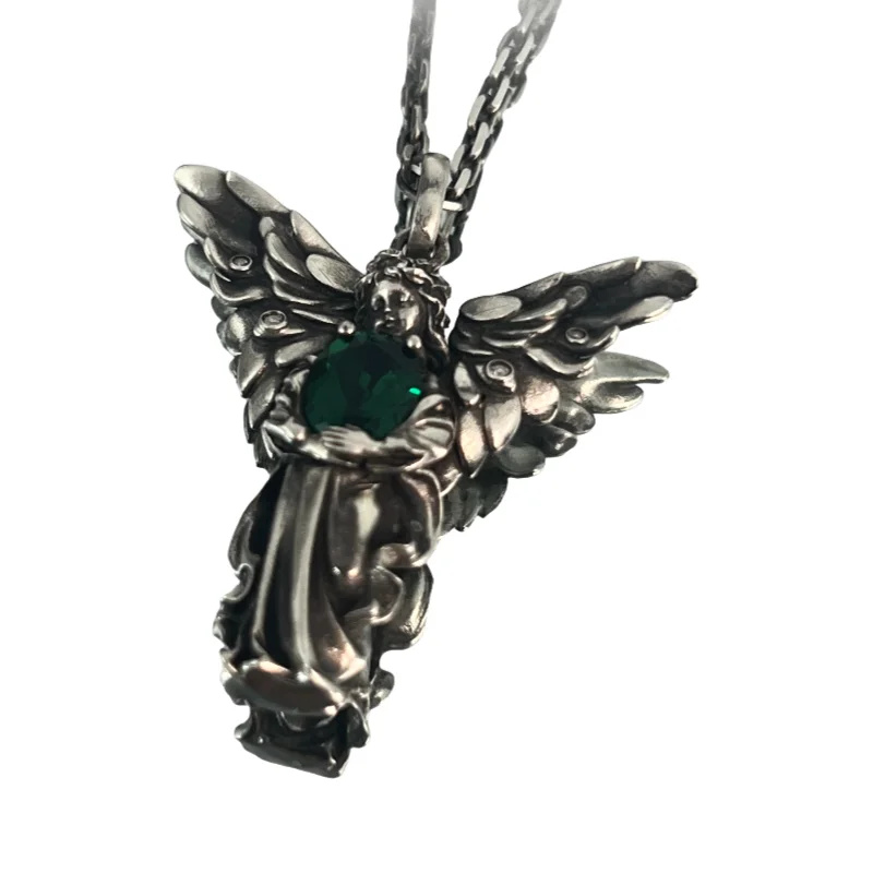 S925 antique small angel necklace withemerald inlaid, trendy and personalizedCupid pendant, vintage silver jewelry