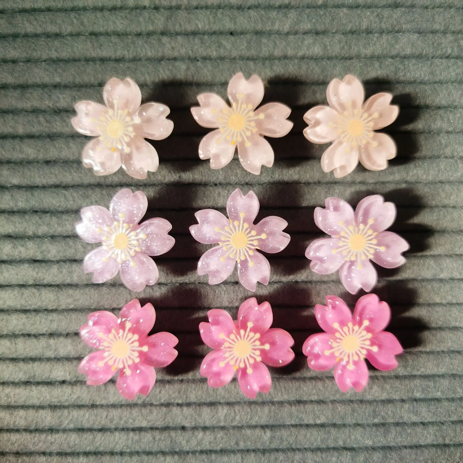 

30 pcs Cherry Blossom Resin Push Pins Cute Floral Thumb Tacks Decorative Office Home School Supplies Bulletin Board Map