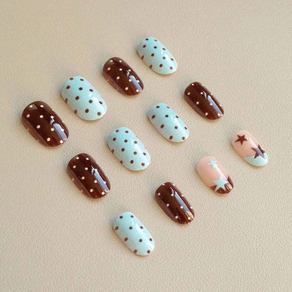 24 piezas uñas postizas con estrellas y lunares, herramienta de manicura artificial, reutilizables, en forma almendra 4