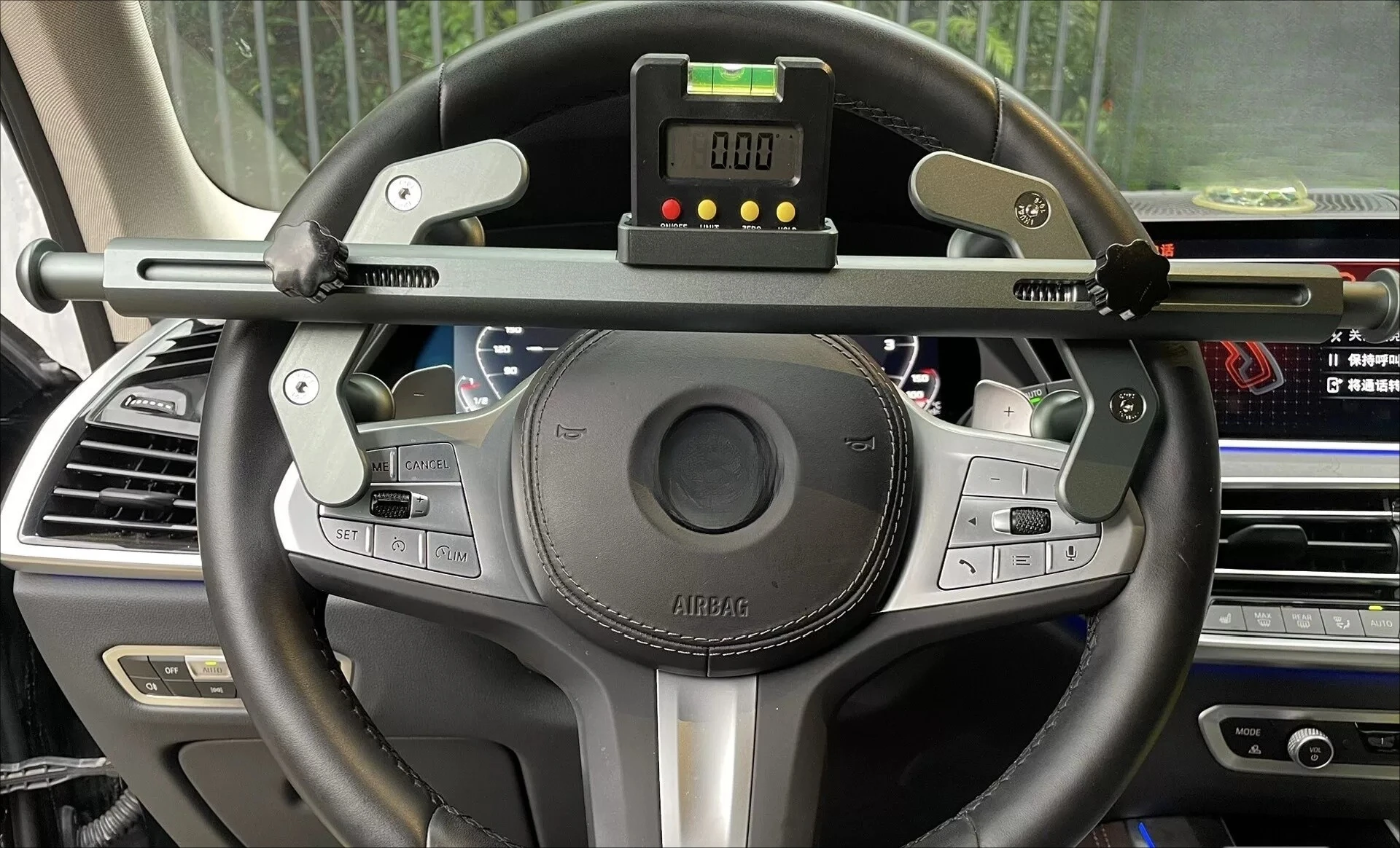 apply to The essential auxiliary tool for four-wheel alignment accurately aligns the zero position in the center direction.