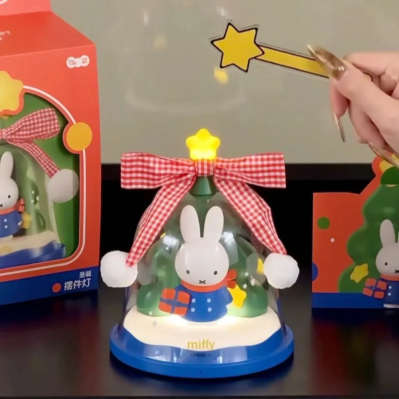 Lampada Miffy a Forma di Mela, Luce d'Atmosfera Accogliente e Festiva per Camera da Letto e Scrivania, Regalo di Natale, Giocattolo Trendy in Confezione Sorpresa