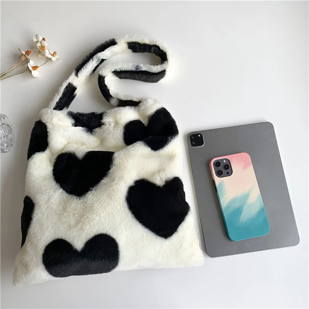 2022 borse a tracolla morbide in peluche da donna Love Heart Print Winter Warm Fluffy Totes borse con stampa leopardo retrò borsa da viaggio di