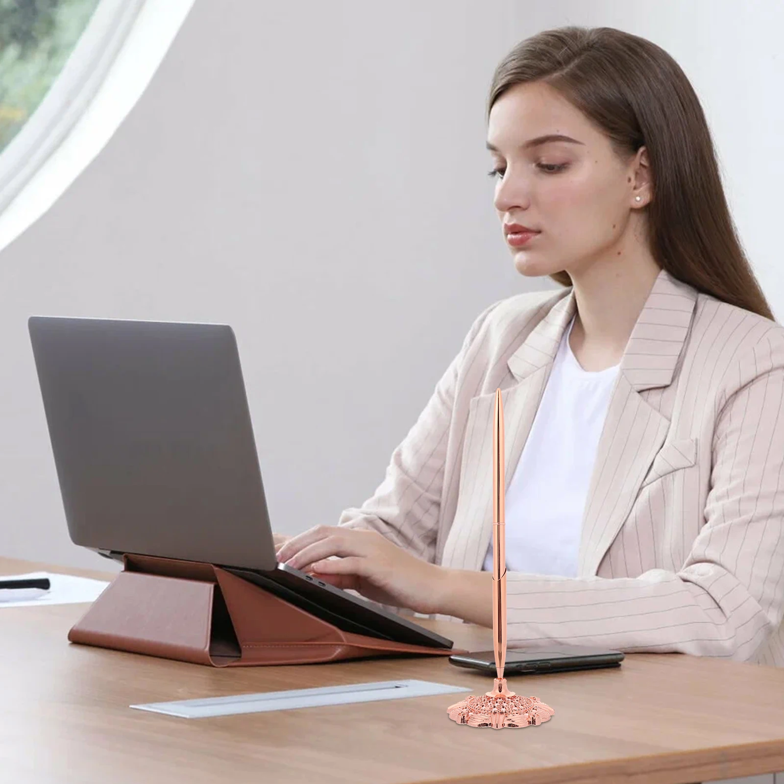 

Stylish Metal Ballpoint Pen with Desk Stand Functional Writing Pen for Business Signing Guestbook Hotel Bank Professional Office