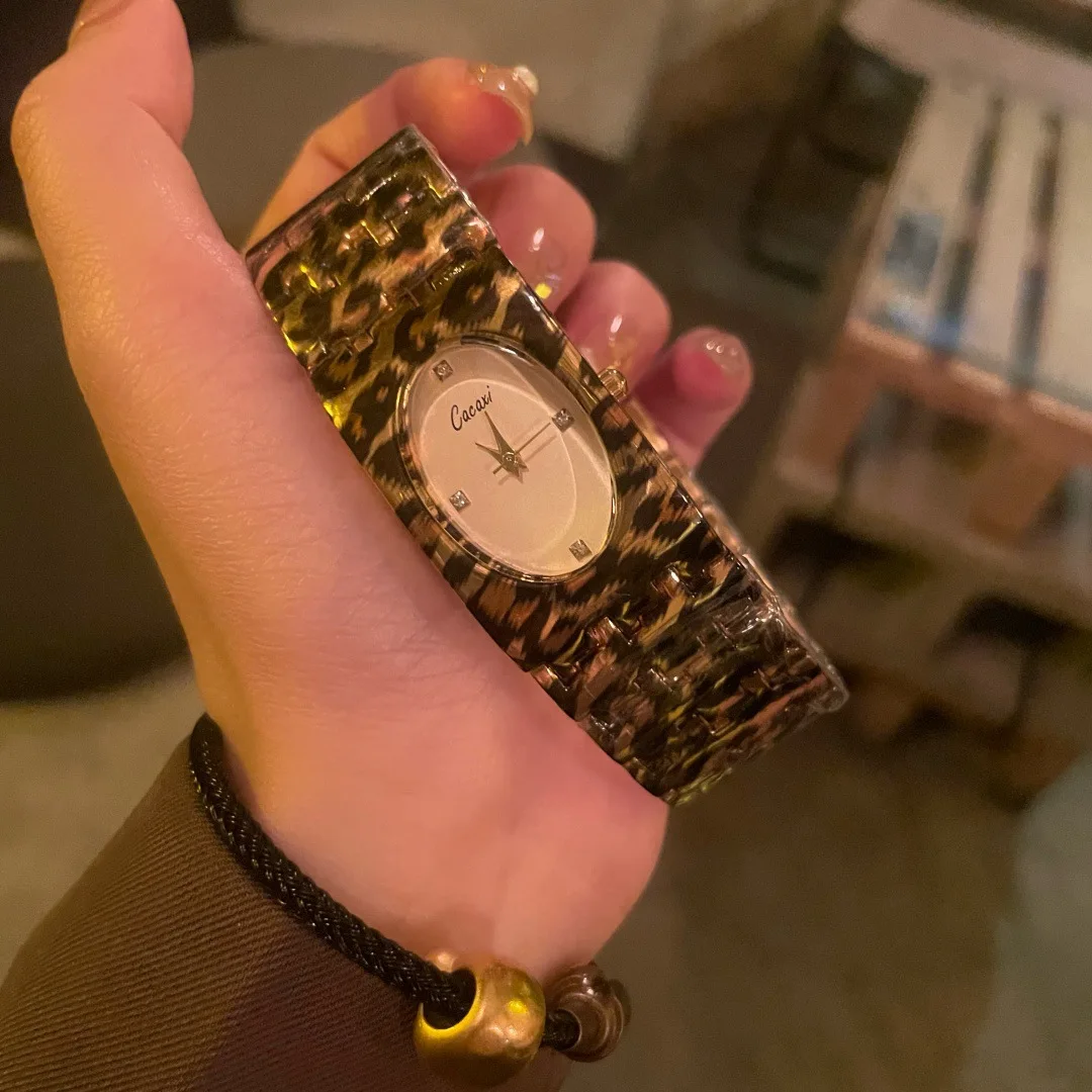 NEW Ladies' Watch Leopard Pattern Alloy Bracelet Quartz Women's Watches Retro Luxury Fashion Wristwatch Gift