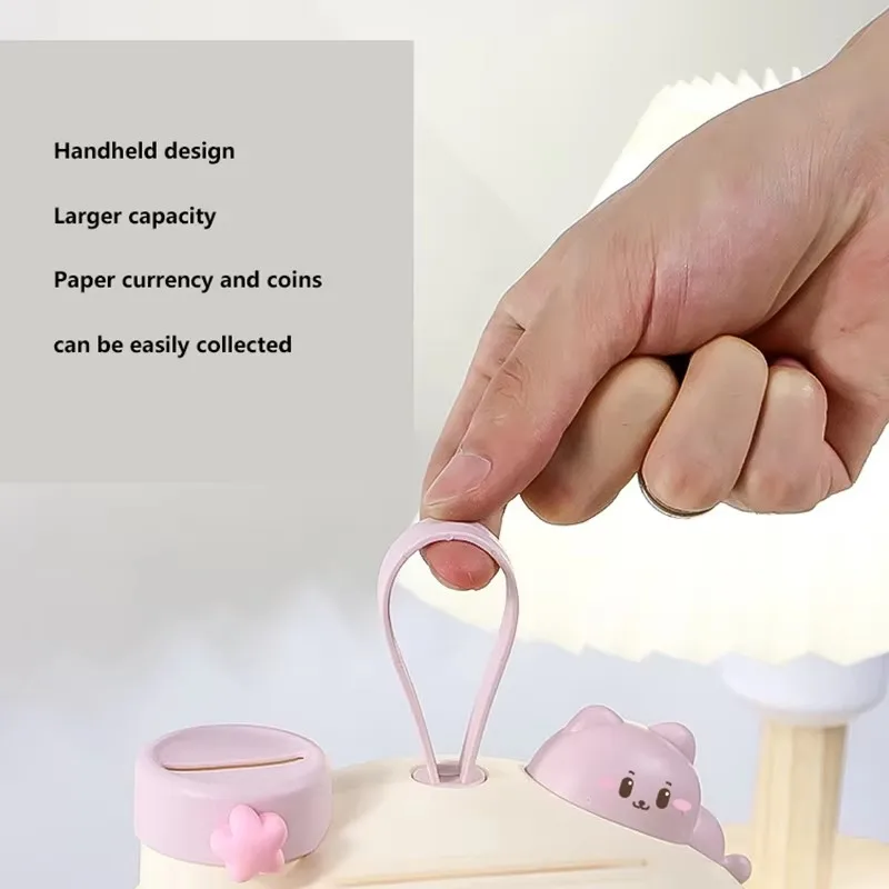 Il nuovo simpatico contenitore per i soldi della casa dei funghi può contenere giocattoli di alta bellezza. La creatività della piccola casa può contenere regali di Natale di grande capacità