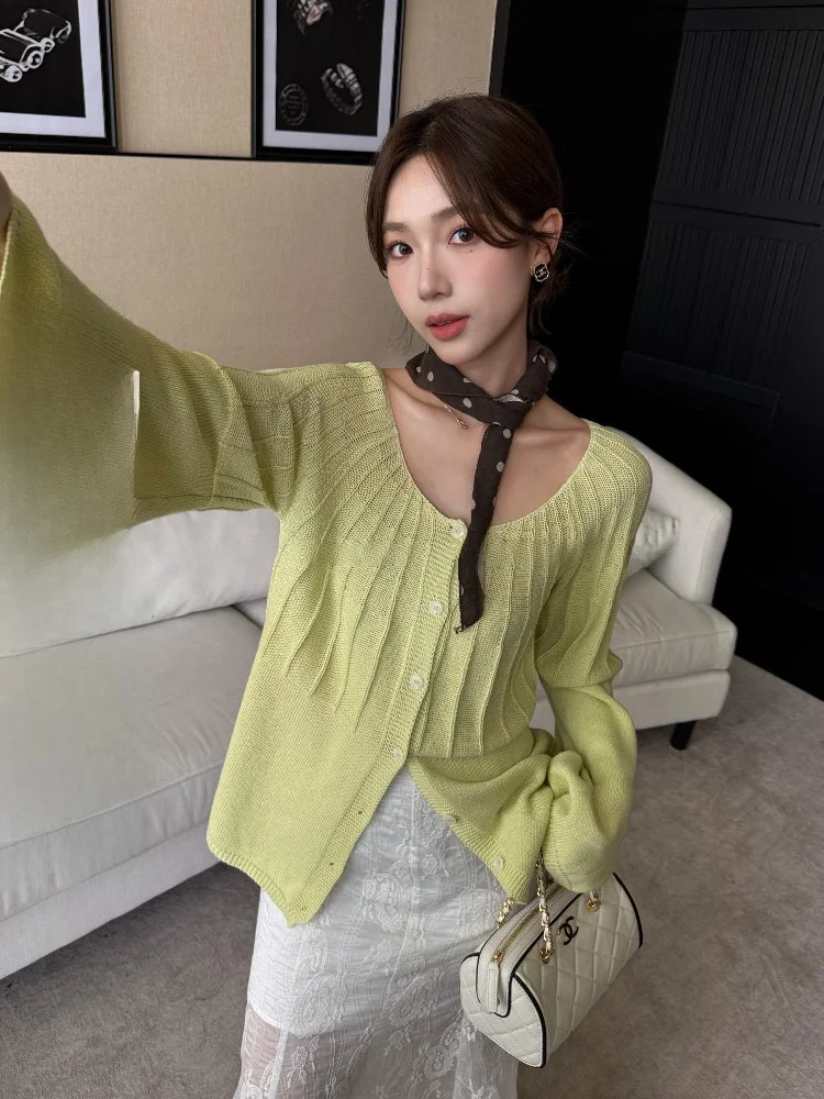 

Qingwen Versatile Loose Knitted Hollow out Cardigan Women's Autumn New Sle Color Texture Sweater Jaet Slimming Effect