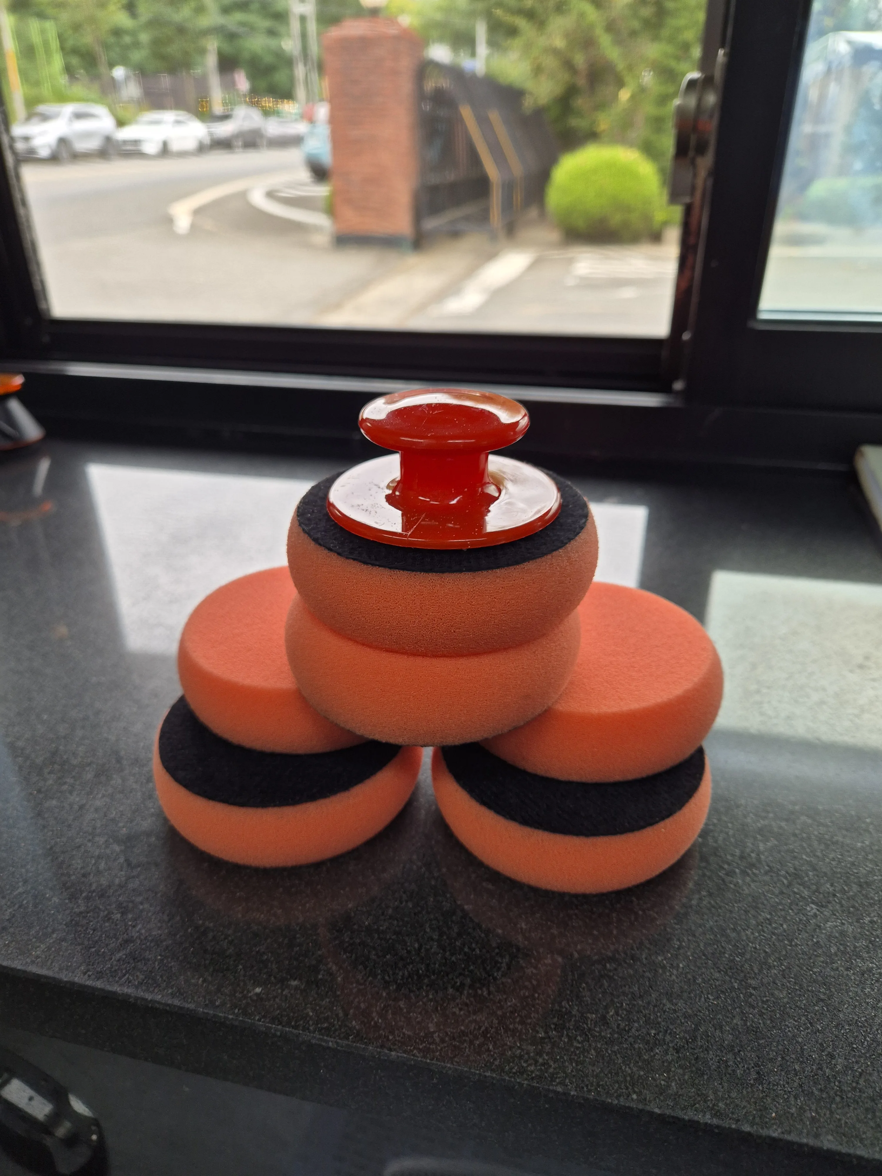 4 Inch Car Wax Applicator Pads Set with Red Handle Soft Sponge Applicators Foam Wax Pad for Polishing and Cleaning Cars photo review