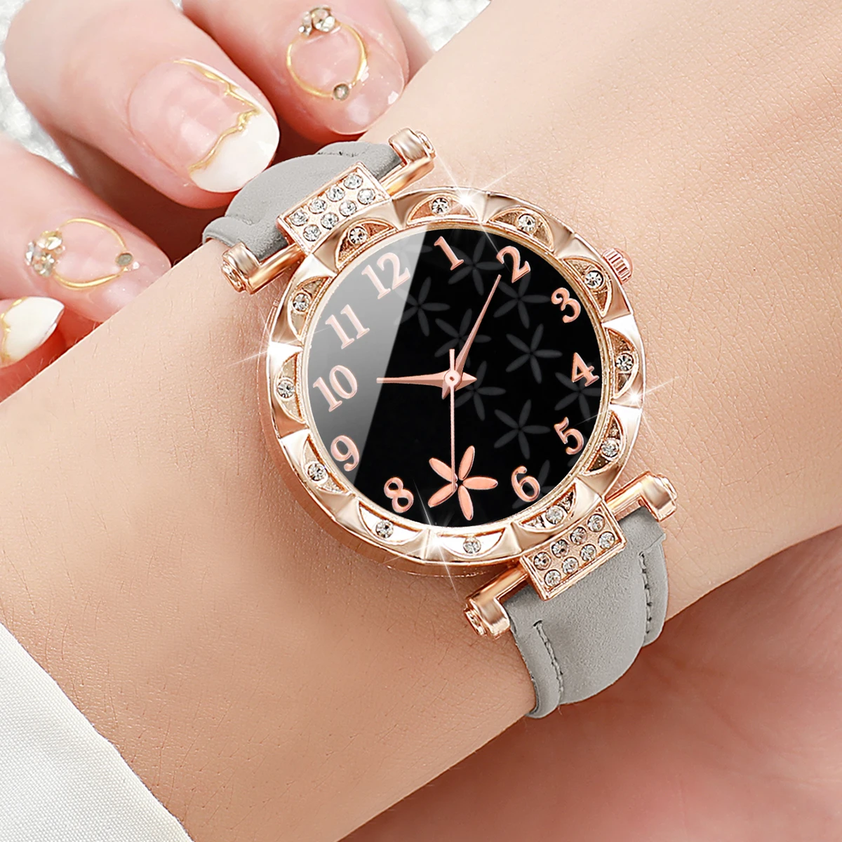7PCS/Set Fashion Rhinestone Women\'s Watch Leather Band Female Quartz Watches (Without Box)