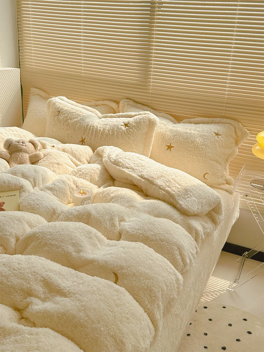 Thickened Teddy Velvet Four-Piece Set Coral Fleece Bedding Cover Winter Warm Ins Milk Tea Color Star Moon Design Bedding Duve...